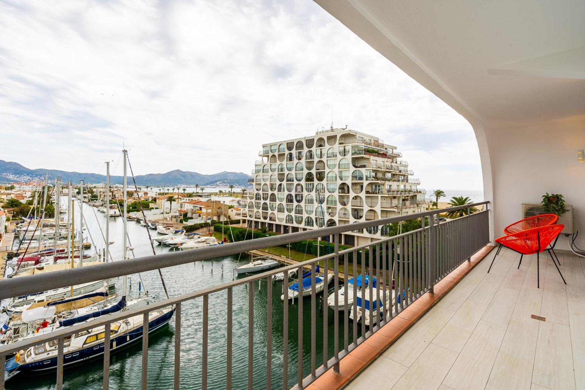 Apartamento Frente Al Canal Con Terraza Empuriabrava Dış mekan fotoğraf